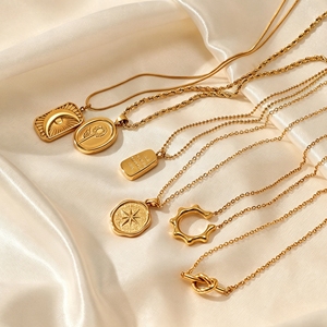 Collares con Colgante de Estrella y Luna, Joyería de Acero Inoxidable Personalizada de Moda - Product Image 1