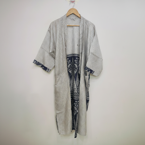 Kimono de Seda Hecho a Mano, Chaqueta India, Bata Larga, Traje de Festival, Ropa de Dormir, Bata de Boda, Ropa de Estar - Product Image 1