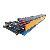 Machine de formage de tuiles en rouleaux pour acier, à largeur d'alimentation motorisée, pour usage en toiture