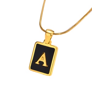 Ultima collana iniziale <span class=keywords><strong>per</strong></span> donna collana con lettera personalizzata piccola in acciaio inossidabile di alta qualità <span class=keywords><strong>per</strong></span> donne e ragazze - Product Image 1