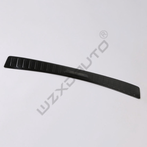 แผ่นตกแต่งภายนอกภายใน แผ่นกันรอยขอบประตู แผ่นกันรอยกันชนหลัง สแตนเลสสีดำ สำหรับ Pajero Sports ปี 2020 - Product Image 4