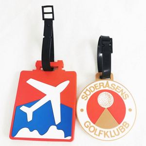 Étiquettes personnalisées en caoutchouc souple 3D avec logo et nom pour bagages/sacs à main, avec boucle en plastique, vente en gros - Product Image 1