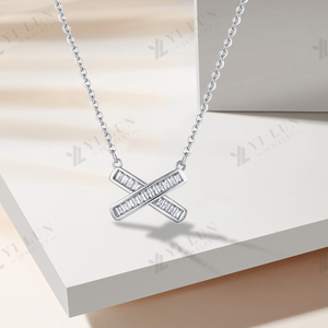 YILUN Collier de luxe durable plaqué rhodium Bijoux en argent sterling 925 Baguette CZ Diamant Collier pendentif en forme de X - Product Image 3