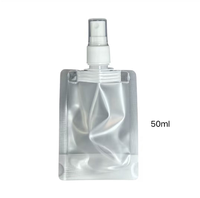 Pochette en plastique personnalisée imprimée de 30 ml, 50 ml, 100 ml avec pulvérisateur à pression, pochettes debout recyclables, pochette à bec verseur liquide OEM