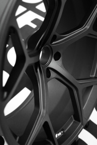 Jantes forgées noires personnalisées 5x112 20 21 pouces ET30 en alliage pour voiture de course, jantes de rechange pour <span class=keywords><strong>Audi</strong></span> A4 A5 A6 A7 A8 Q3 Q4 Q7 <span class=keywords><strong>RS5</strong></span> RS7 - Product Image 4