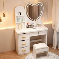 Miroir de coiffeuse moderne minimaliste en forme de cœur avec éclairage LED, idéal pour les chambres et les dressing, directement de l'usine