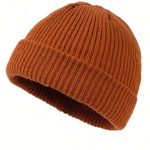 Bonnet tricoté classique court, nouvelle collection automne-hiver, pour femmes et hommes, idéal pour le quotidien et les tenues de rue. - Product Image 5