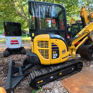 Presque neuf, peu utilisé, mini-excavateur Komatsu PC35 de 3 tonnes d'occasion pour l'aménagement paysager et le terrassement. - Product Image 1