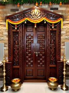 Achetez une porte d'entrée artisanale pour mandir de Puja avec sculpture Gajalakshmi, style temple indien du sud, porte double en bois pour mandir domestique - Product Image 4