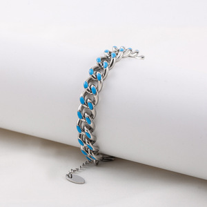 สร้อยข้อมือคิวบา ไทเทเนียมสตีล สีน้ำเงิน เรซิ่นอีพ็อกซี่ เครื่องประดับแฟชั่นสำหรับทุกเพศ ดีไซน์เรขาคณิต สำหรับผู้ชายและผู้หญิง - Product Image 4