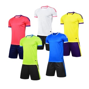 Nouveaux maillots de football respirants à sublimation numérique, design tendance, vente en gros - Product Image 1