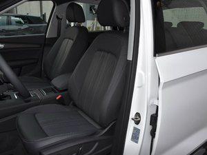 <span class=keywords><strong>Audi</strong></span> <span class=keywords><strong>Q3</strong></span> <span class=keywords><strong>Sportback</strong></span> 40 TFSI SUV Compact <span class=keywords><strong>2023</strong></span>, cuir, automatique, caméra de recul, régulateur de vitesse adaptatif, pneus R19, traction avant - Product Image 2