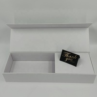 Boîtes à fleurs rectangulaires personnalisées en papier d'art pour bouquets de roses à longues tiges, emballages faits à la main de la marque OEM du Guangdong