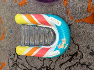 <span class=keywords><strong>INTEX</strong></span> 58172 SURF'S up RIDERS <span class=keywords><strong>Piscine</strong></span> <span class=keywords><strong>pour</strong></span> enfants Flotteur <span class=keywords><strong>Piscine</strong></span> <span class=keywords><strong>Gonflable</strong></span> Bodyboard <span class=keywords><strong>Piscine</strong></span> <span class=keywords><strong>Gonflable</strong></span> Chaise Longue <span class=keywords><strong>pour</strong></span> Enfants - Product Image 5