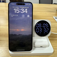 Nieuwe multifunctionele 3-in-1 snellaad draadloze oplader standaard houder kalender wekker mobiele telefoon 15W output wit