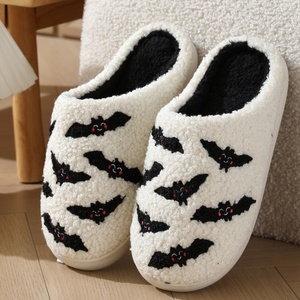 Pantuflas de felpa suaves para invierno, de diseño exclusivo para interior y exterior, cómodas para el hogar, con logotipo personalizado, novedad con mayorista. - Product Image 1