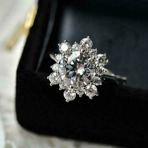 Anello a fiocco di neve per donna, design floreale semplice, anello da indossare ogni giorno - Product Image 4