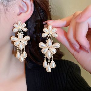 <span class=keywords><strong>Xina</strong></span>-pendientes colgantes de flores y perlas para mujer, de estilo coreano, con diamantes de imitación, joyería - Product Image 1