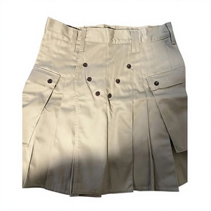 Kilt cargo plissé kaki pour homme avec boutons sur le devant et poches latérales, coupe classique, jupe en coton pour adultes - Product Image 1