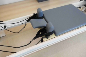 Machine d'exercice de remise en forme Studio Core Training, multi-usage, en bois, <span class=keywords><strong>professionnelle</strong></span>, commerciale, Reformer Pilates à piste complète - Product Image 5