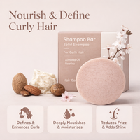 Barra de Champú Anticaspa para Cabello Rizado |   Aceite Suavizante Sin Sulfatos para Control de Grasa |   Polvo Sólido Vegano de Hojas de Árnica y Árbol de Té |   Fórmula 2 en 1