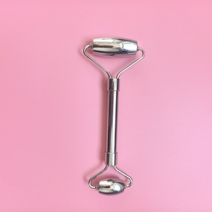Set di <span class=keywords><strong>Rullo</strong></span> Facciale e Gua Sha in Acciaio Inossidabile per Massaggio e Cura della Pelle, Strumento per Massaggio Commerciale - Product Image 6
