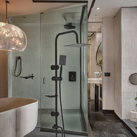 Ensemble de colonne de douche noire de qualité avec robinet de douche séparé en laiton suralimenté et jet de pluie pour hôtels