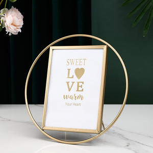 Moderno oro nero 6 pollici 7 pollici cornice quadrata in metallo su misura in lega di vetro da tavolo cornice per la casa in alluminio - Product Image 1