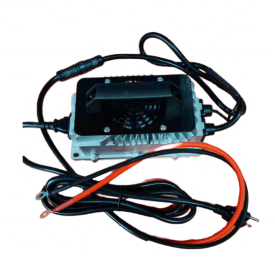 Factory Price 71.4v 15a Battery Charger for 60v 17s 20A 25A 30A Lithium Li Ion Battery Charger for New Energy Car
