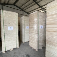 Usine 1220x2440mm Balsa bois tendre feuille de Paulownia bois léger panneau de faible densité à vendre