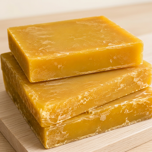 Fabricant et fournisseur de cire d'abeille naturelle de qualité supérieure, cire pure raffinée pour la fabrication de cosmétiques, les soins personnels et l'industrie - Product Image 1