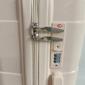 <span class=keywords><strong>Set</strong></span> valigia da viaggio 3 pezzi in PP da donna Trolley impermeabili da 20/24/28 pollici con fodera in poliestere per viaggi da ragazza - Product Image 3