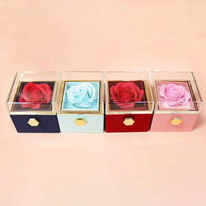 Caja de Regalo de Joyería con Diseño de Rosa Giratoria, Caja de Anillos de Acrílico para el Día de San Valentín, Caja de Almacenamiento de Collares, Expositor de Joyería, Regalos - Product Image 5