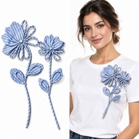 Fleur en tissu avec bouton perlé central, faite à la main, en polyester rayé, pour corsage, chapeau, sac, embellissement