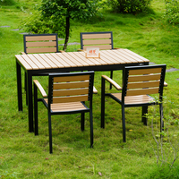Moderne Outdoor-Essstühle Café Innenhof Bistro Restaurant Garten Schwimmbad Kunststoff-Möbel Tische Stühle