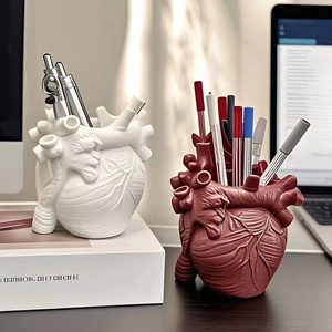 Thực Tế Hình Trái Tim Nhựa Bút Chủ Trang Trí Sáng Tạo Lưu Trữ Xô Cho Nhà Phòng Khách Nghiên Cứu Bàn Thân Thiện Với Môi Mô Hình Mới - Product Image 5