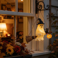 Lampe Solaire Suspendue Halloween : Balai Fantôme, Chapeau de Sorcière, Ornement Fantôme LED Lumineux, Lampe Balançoire Fantôme pour Décoration de Fête d'Halloween
