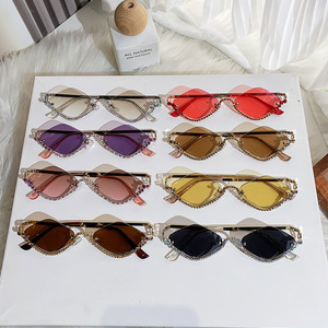 Women's Square <b>Oversized</b> <b>Sunglasses</b> UV400 PC Frame Lightweight Fashion Street Style Party Outings Driving - Product Image 3