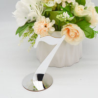 Numéros de table numériques de mariage écologiques imprimés UV en acrylique or et argent de 2mm Cartes de place pour les fêtes de restaurant