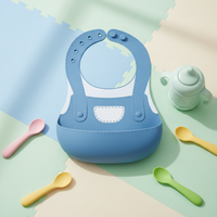 Bavoirs pour bébé en silicone imperméables avec design personnalisé, vente en gros de bavoirs d'alimentation pour bébé en silicone, bavoirs réutilisables pour bébé en silicone