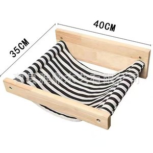 เปลแมวติดผนังไม้เนื้อแข็ง 40x35 ซม. ผ้าลายทาง ที่นอนสัตว์เลี้ยงสำหรับขอบหน้าต่าง ระเบียงอาบแดด - Product Image 1