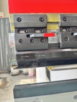 Prensa Plegadora Hidráulica CNC de 160T y 4000mm, 4+1 Ejes, E21, para Plegado de Chapa Metálica, OEM para Acero de Carcasas, CE ISO Schneider Electric