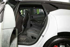 Auto Eléctrico SUV Lotus Eletre S+ R+ Usado 2024, 700 KM de Autonomía, 5 Puertas, 5 Plazas, Batería de Litio de 112 kWh, Alta Velocidad, 4x4, Lujo, 300 kW - Product Image 4