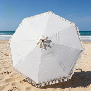 Parasol de plage bohème tendance Source Factory Pavilion avec pompons, mât en aluminium, pour terrasse extérieure, idéal pour mariages et fêtes - Product Image 2