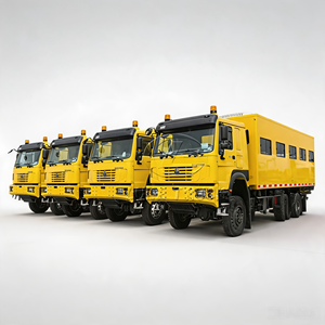 รถบรรทุกโดยสาร HOWO 6x6 สำหรับการขนส่งกลุ่มบุคคลในพื้นที่ระยะไกล เหมาะสำหรับการใช้งานในกลุ่มรถขนส่ง - Product Image 1
