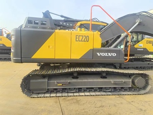 Excavatrice hydraulique d'occasion Volvo EC220 de taille moyenne, puissante pour la construction urbaine et le défrichement, livraison rapide - Product Image 2
