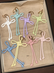 Miu Phong Cách Cổ Điển PU Da Trung Quốc May Mắn Hôn Mặt Dây Chuyền In Kết Cấu Kim Loại Túi Quyến Rũ Xe Keychain Quà Tặng Với Lụa Màn Hình In Ấn - Product Image 2