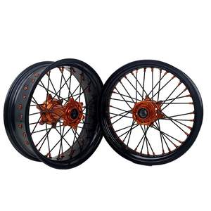 Juego de llantas de ruedas Supermoto de 17 pulgadas compatibles con K TM 125 250 450 530cc EXC SXF XCF 2003-2024 llanta negra de cubo naranja - Product Image 1