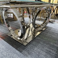 Fournisseur de meubles d'hôtel de luxe sur mesure, tables de salle à manger en verre commercial en acier inoxydable argenté miroir
