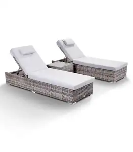 Offre Spéciale design simple métal imperméable osier rotin polyester deux chaise longue une table rotin chaise longue